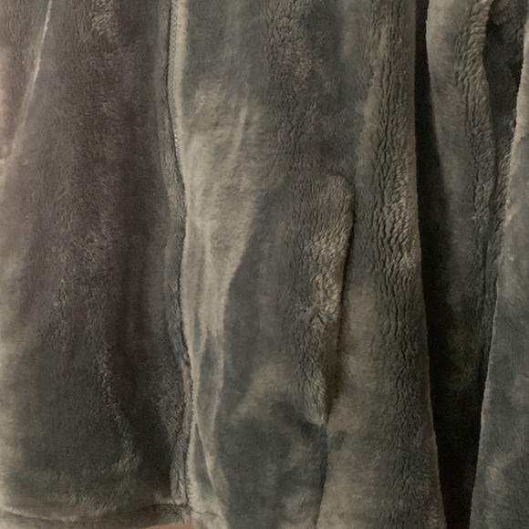 32 Heat zip up jacket - Picture 3 of 3